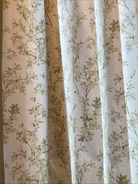 LAURA ASHLEY cotton floral shower curtain w White & Light Green print 69”x70.5”